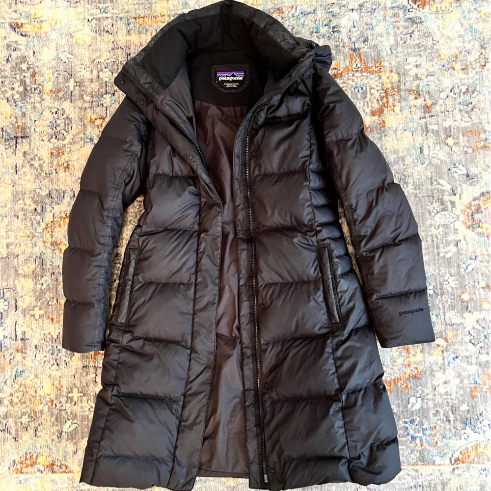 Patagonia Down Knee Length Jacket - Black Small